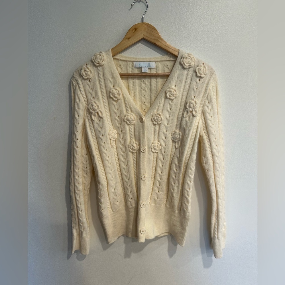 BUNULU cream v neck button down cardigan with rose details size M/L